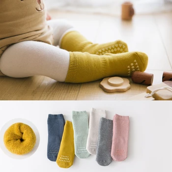 Изолирана есенно-зимните дълги памучни чорапи за деца, топли чорапи за малки момчета и момичета, дрехи за новородени, аксесоари